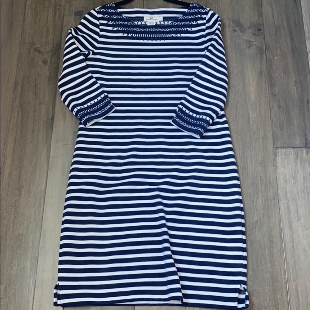 Vineyard Vines Navy stripe dress